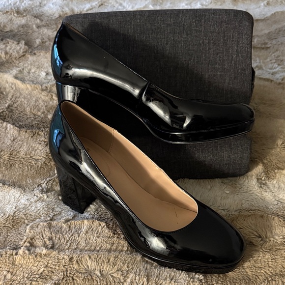 Bandolino Shoes - Bandolino Black Patent Pumps – Size 10M